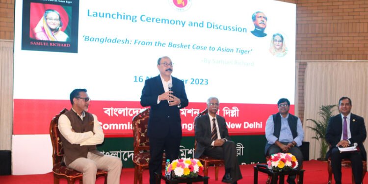 ‘বাংলাদেশ: ফ্রম বাস্কেট কেইস টু এশিয়ান টাইগার’ শীর্ষক বইয়ের মোড়ক উন্মোচিত
